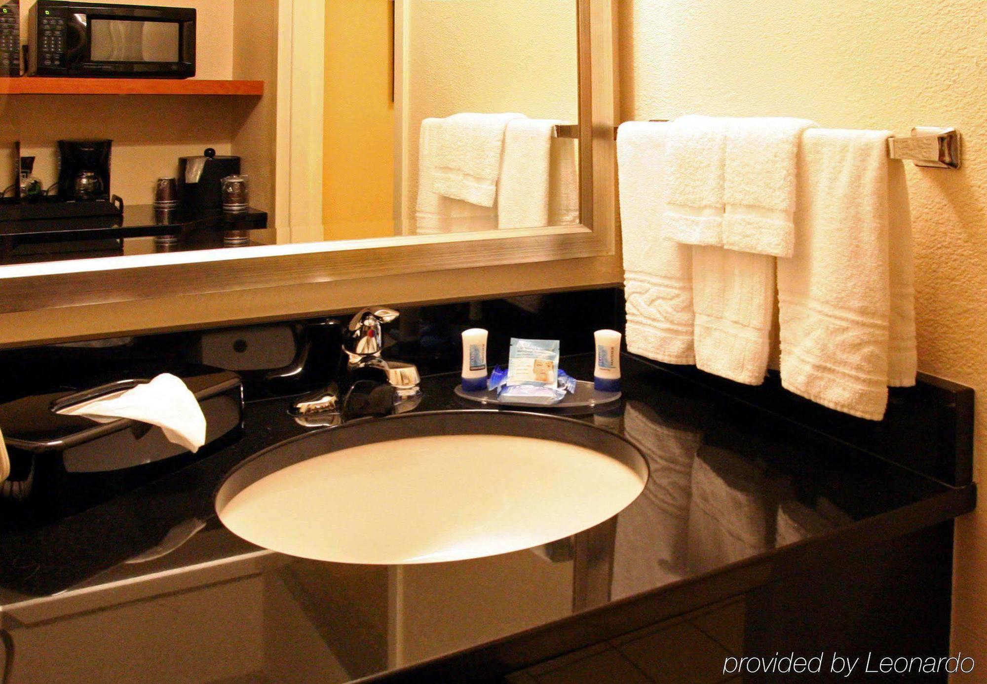 Fairfield Inn & Suites Hilton Head Island Bluffton Rom bilde
